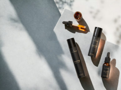 Ontdek de natuurlijke schoonheid met onze organische skincare. Onze verzorgingsproducten, gemaakt van natuurlijke ingrediënten, voeden en beschermen je huid op een milde en effectieve manier. Kies voor een stralende teint en een gezonde huid met onze duurzame en natuurlijke skincare-oplossingen. Verwen jezelf en je huid vandaag nog!