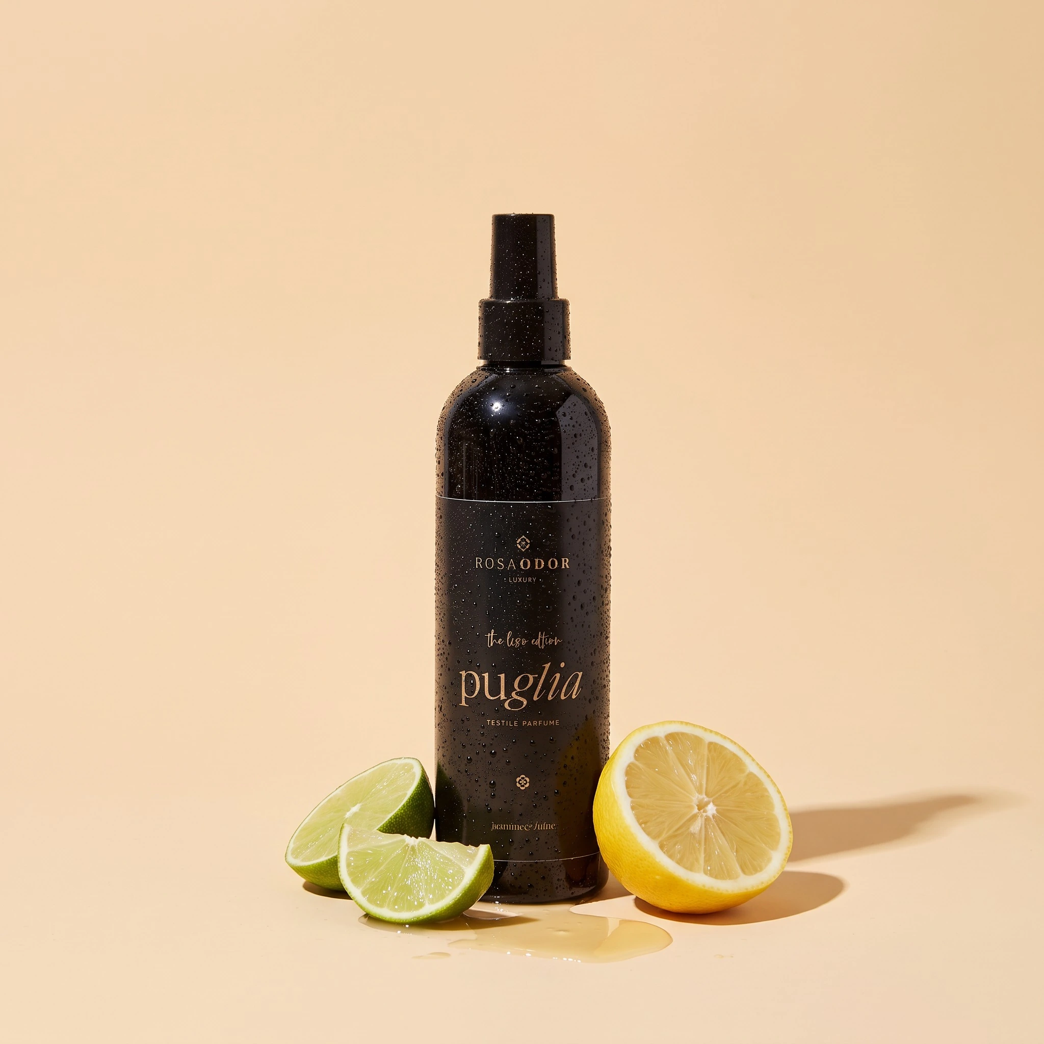 Rosaodor Puglia textielspray met frisse citrus en waterdruppels